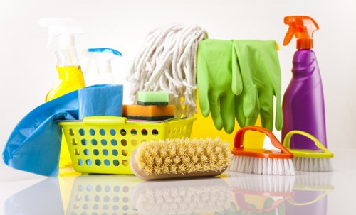 Professional end of tenancy cleaning for a SE16 apartment kitchen