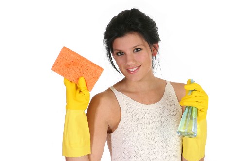 Technician treating stubborn stains in a SE16 apartment
