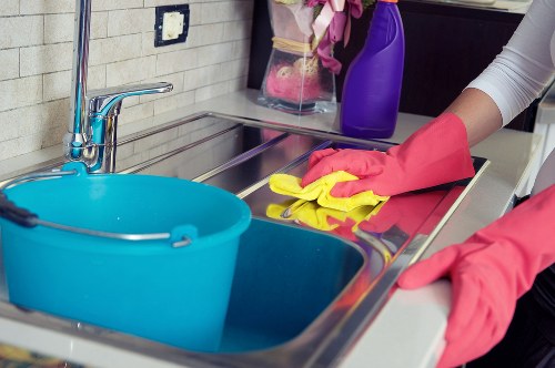 Detailed bathroom cleaning as part of tenancy cleaning in SE16